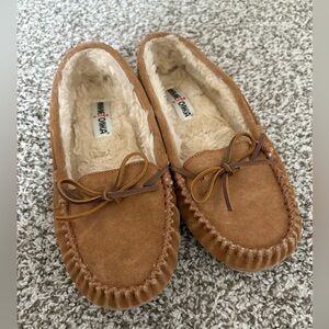 Minnetonka Chestnut Suede Faux-Fur Lined Moccasins